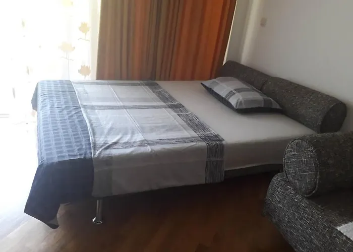 Monterus Apartment With Sea View In Becici