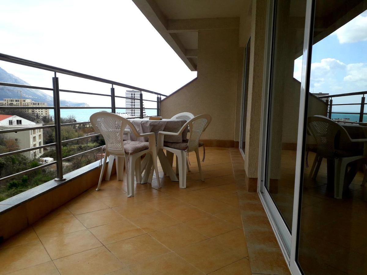 Monterus With Sea View In Becici Apartment *