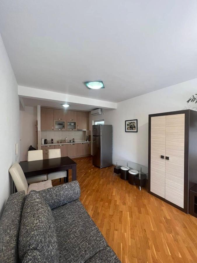 Monterus With Sea View In Becici Apartment *